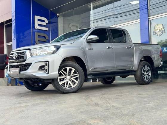TOYOTA HILUX 2.8 SRV 4X4 CD 16V DIESEL 4P AUTOMÁTICO TOYOTA HILUX 2.8 SRV 4X4 CD 16V DIESEL 4P AUTOMÁTICO
